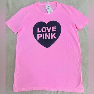 NWT VICTORIA'S SECRET PINK CAMPUS SHORT SLEEVE TEE Size S SWEET ROSETTE PINK